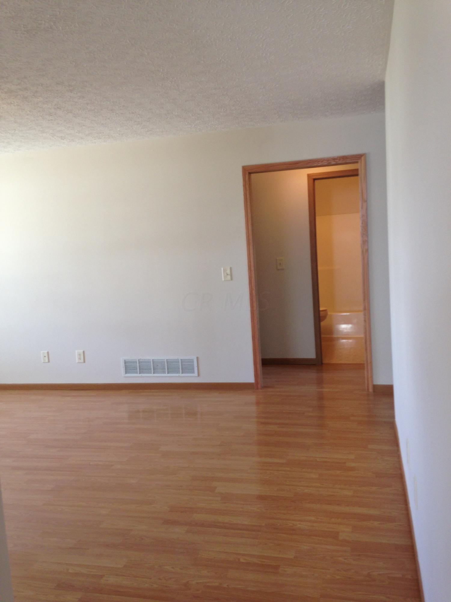 5012 Lee Road Ashville, OH 43103 - Photo 4 of 13