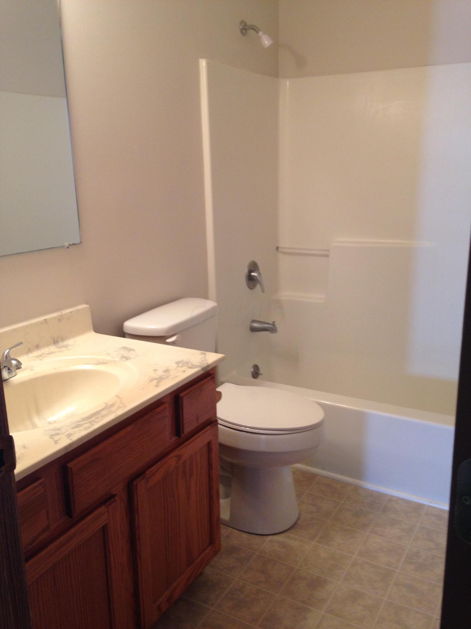 5012 Lee Road Ashville, OH 43103 - Photo 7 of 13