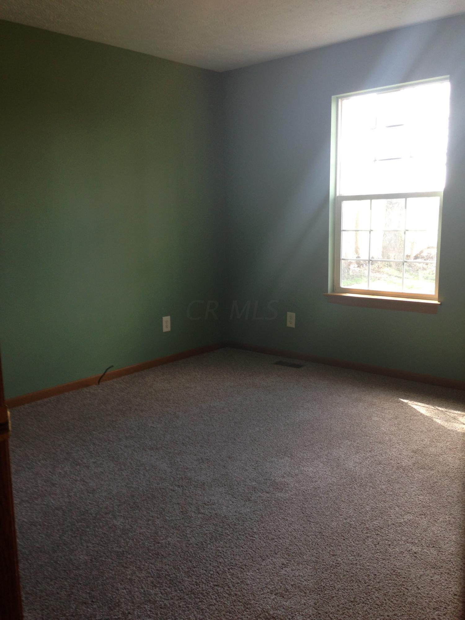 5012 Lee Road Ashville, OH 43103 - Photo 9 of 13
