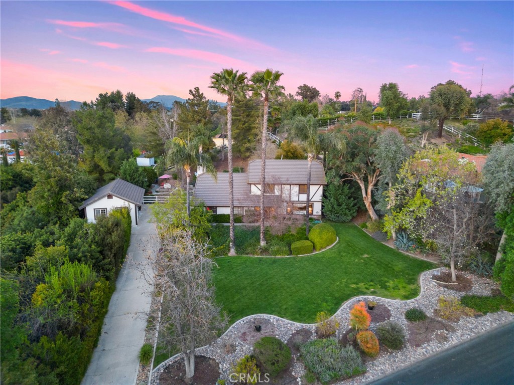 40440 Calle Torcida Temecula, CA 92591 - Photo 5 of 48 a view of a house with a yard and street