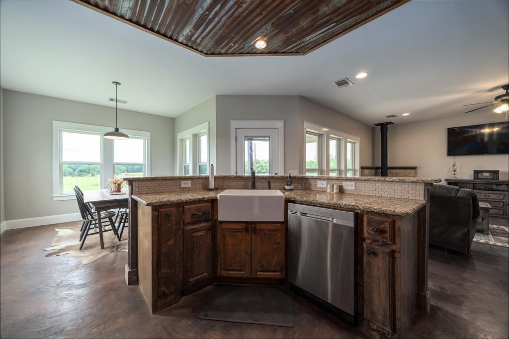 191 Bell Road Van Alstyne, TX 75495 - Photo 9 of 40