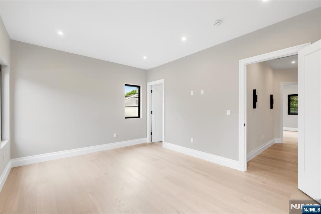 474 Oregon Street Paramus, NJ 07652 - Photo 35 of 44