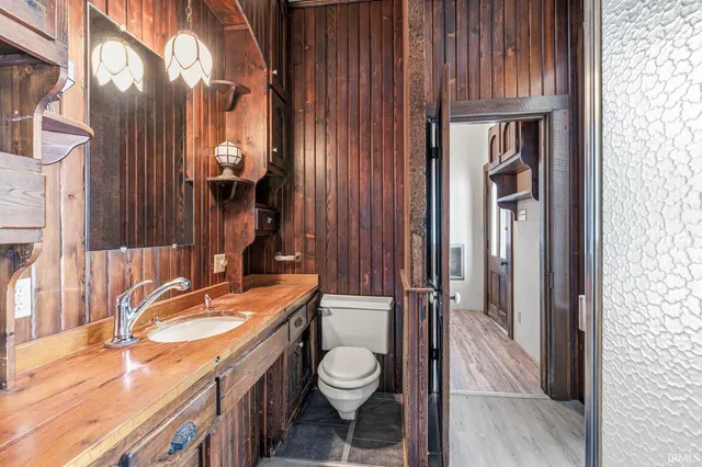 $499,900 | 22651 Riley Road, Lakeville, IN 46536