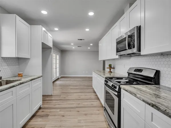 $299,990 | 2305 Peach Lane, Pasadena, TX 77502