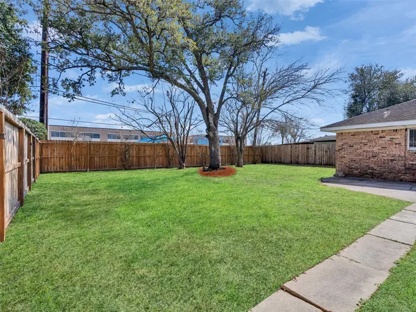 $309,990 | 2305 Peach Lane, Pasadena, TX 77502