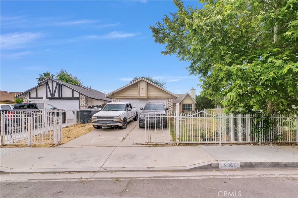 2355 Stonybrook Way Perris, CA 92571 - Photo 2 of 19