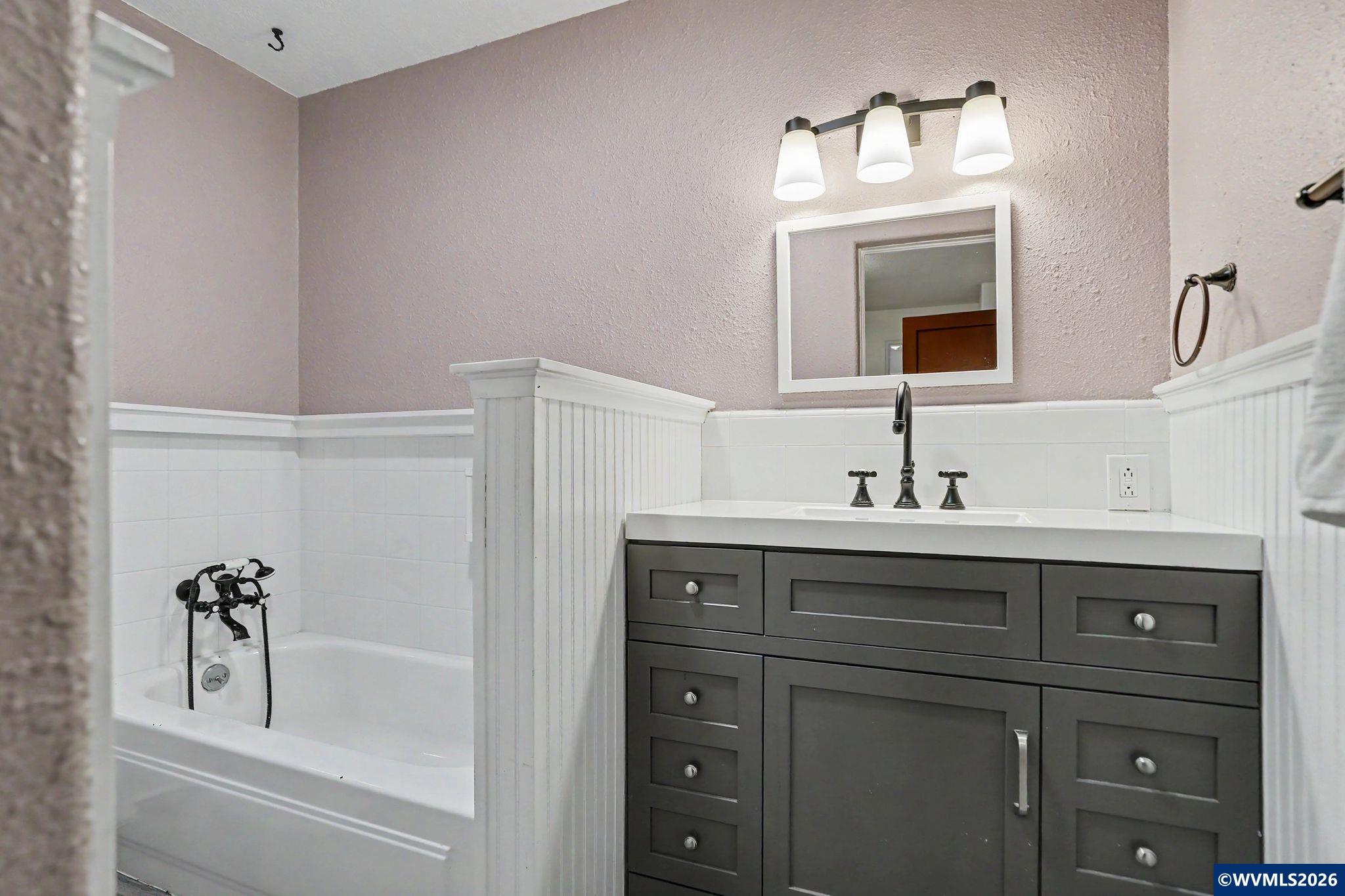508 South 2nd Street Silverton, OR 97381 - Photo 13 of 29