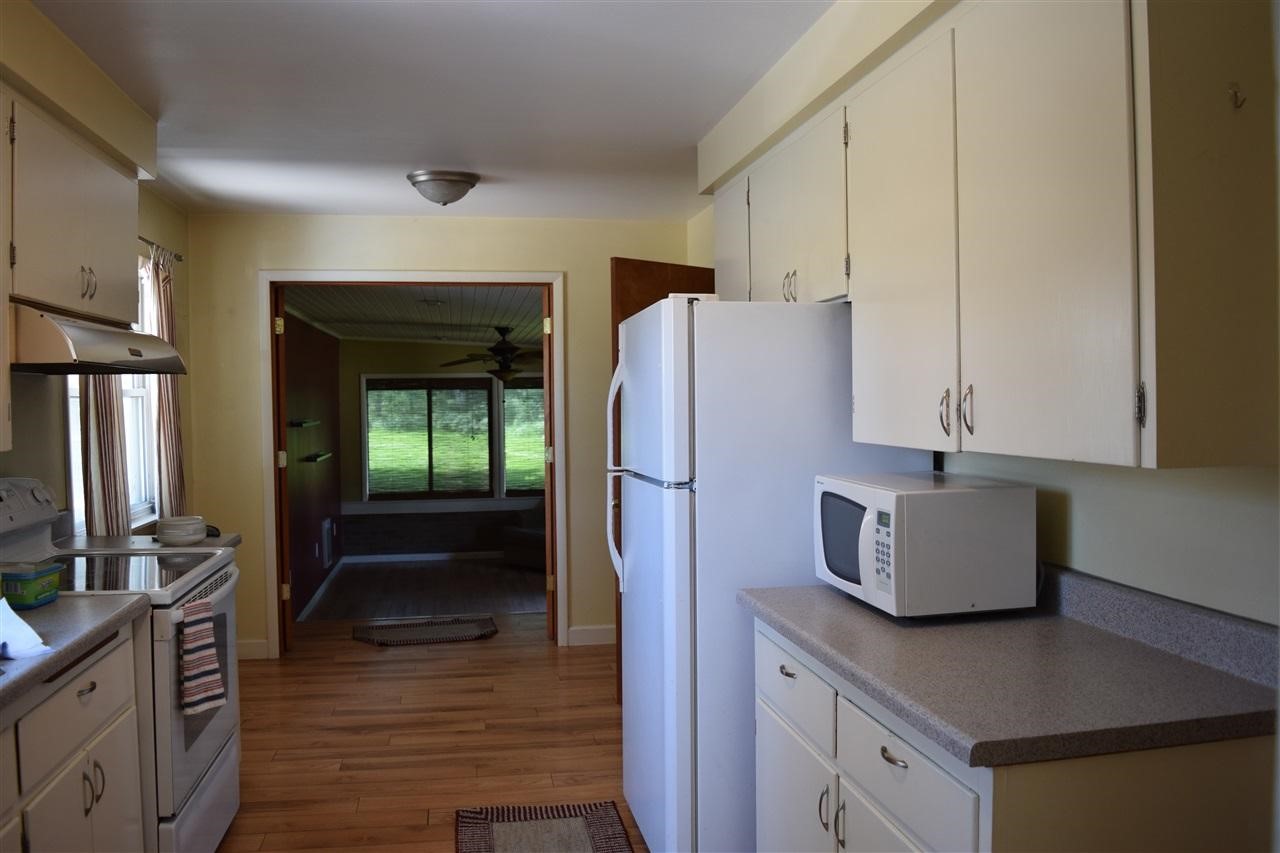 6811 East River Road Flushing, MI 48433 - Photo 5 of 11 21452796-4.JPG