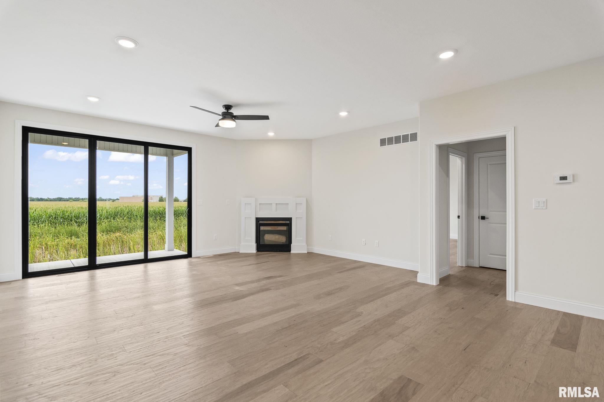 5226 Verdant Lane Springfield, IL 62711 - Photo 5 of 37 Gallery Image 5