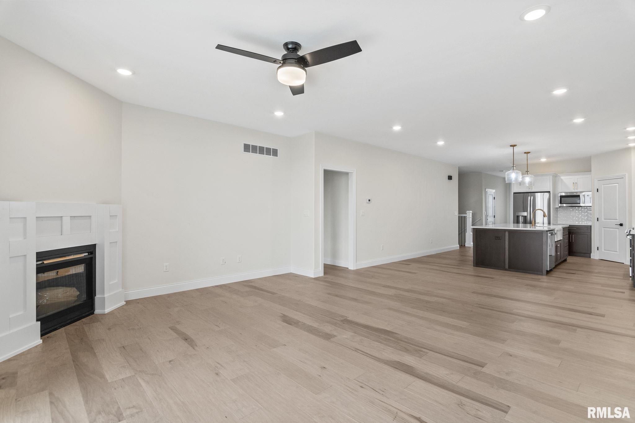 5226 Verdant Lane Springfield, IL 62711 - Photo 6 of 37 Gallery Image 6