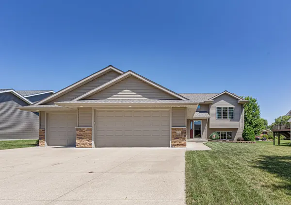 $429,000 | 228 Creekside Drive, Eagle Lake, MN 56024