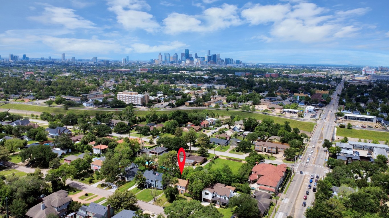 3735 Rio Vista Street Houston, TX 77021 - Photo 17 of 19 a view of a city