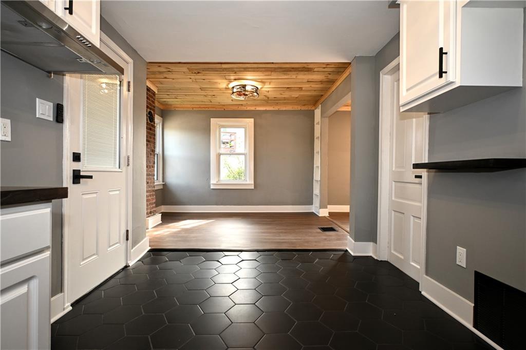 485 Wendel Road Irwin, PA 15642 - Photo 10 of 35