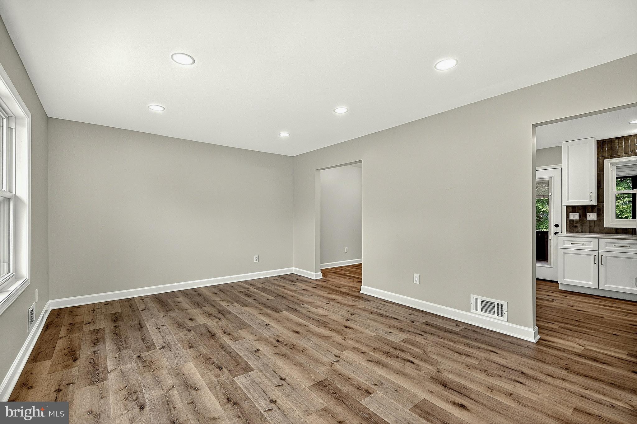 4016 Mapleton Drive Chantilly, VA 20151 - Photo 41 of 47 Gallery Image 41