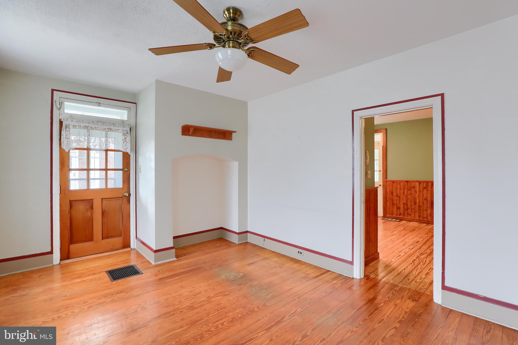 208 Burd Coleman Road Cornwall, PA 17042 - Photo 8 of 36 Gallery Image 8