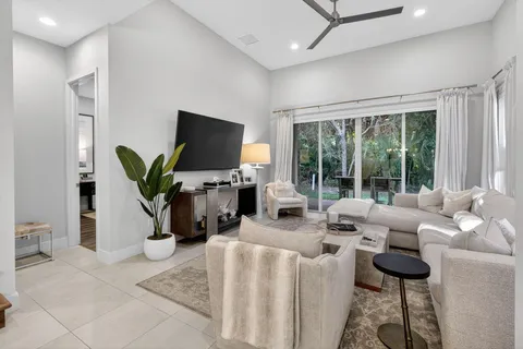 $885,000 | 11457 Pointe Midtown Drive, Palm Beach Gardens, FL 33418