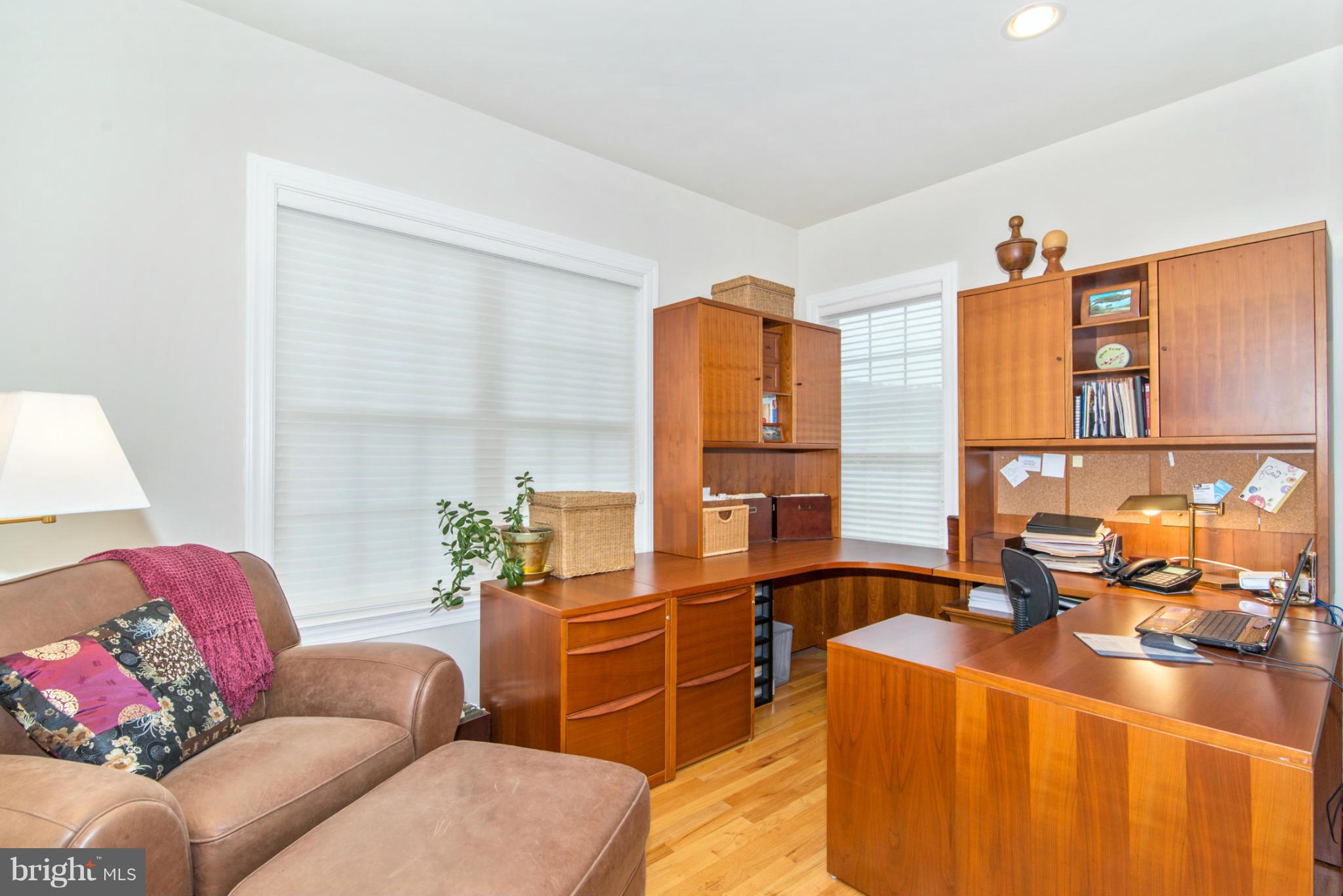 10401 Grey Fox Road Potomac, MD 20854 - Photo 13 of 28 Interior (General)