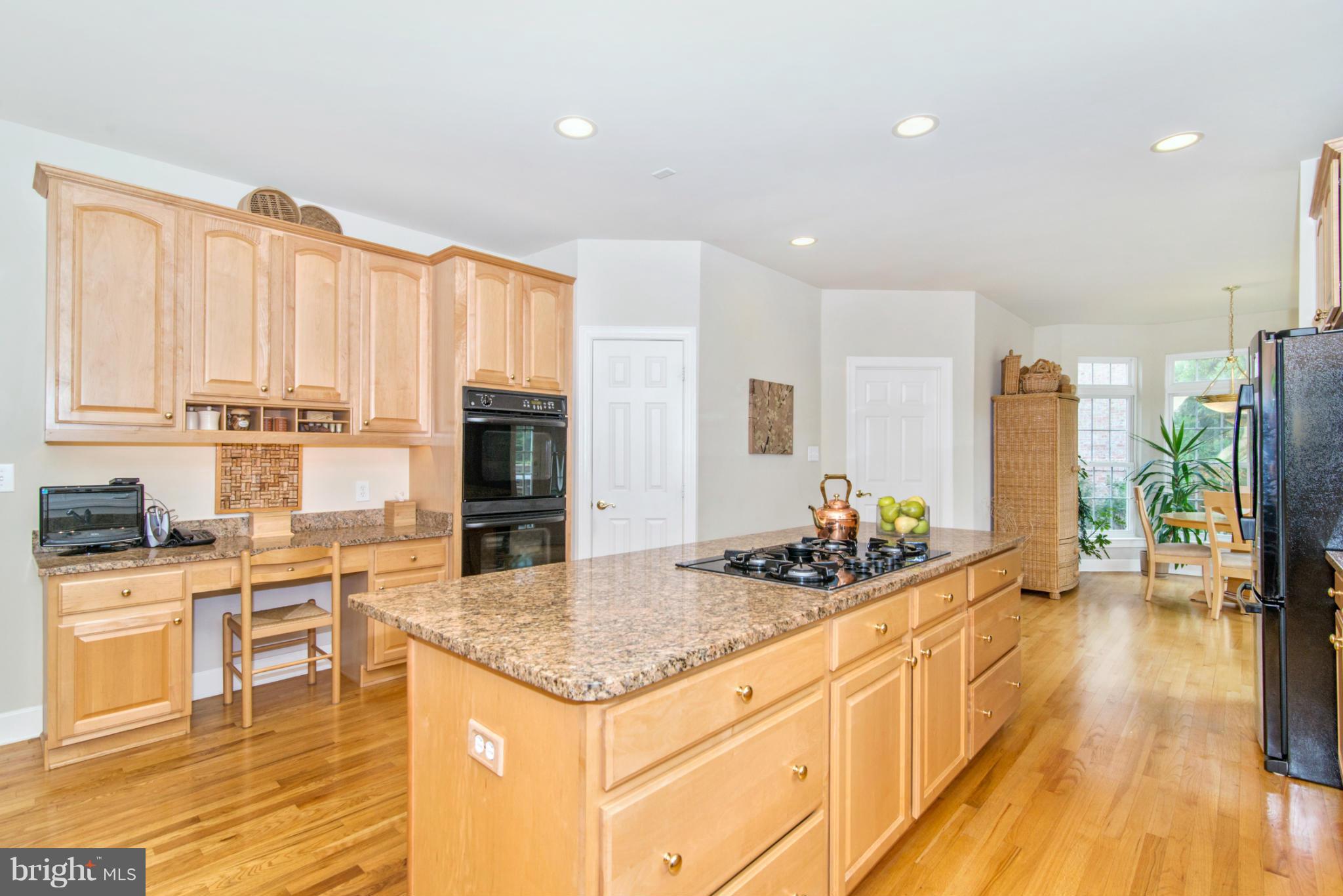 10401 Grey Fox Road Potomac, MD 20854 - Photo 14 of 28 Kitchen