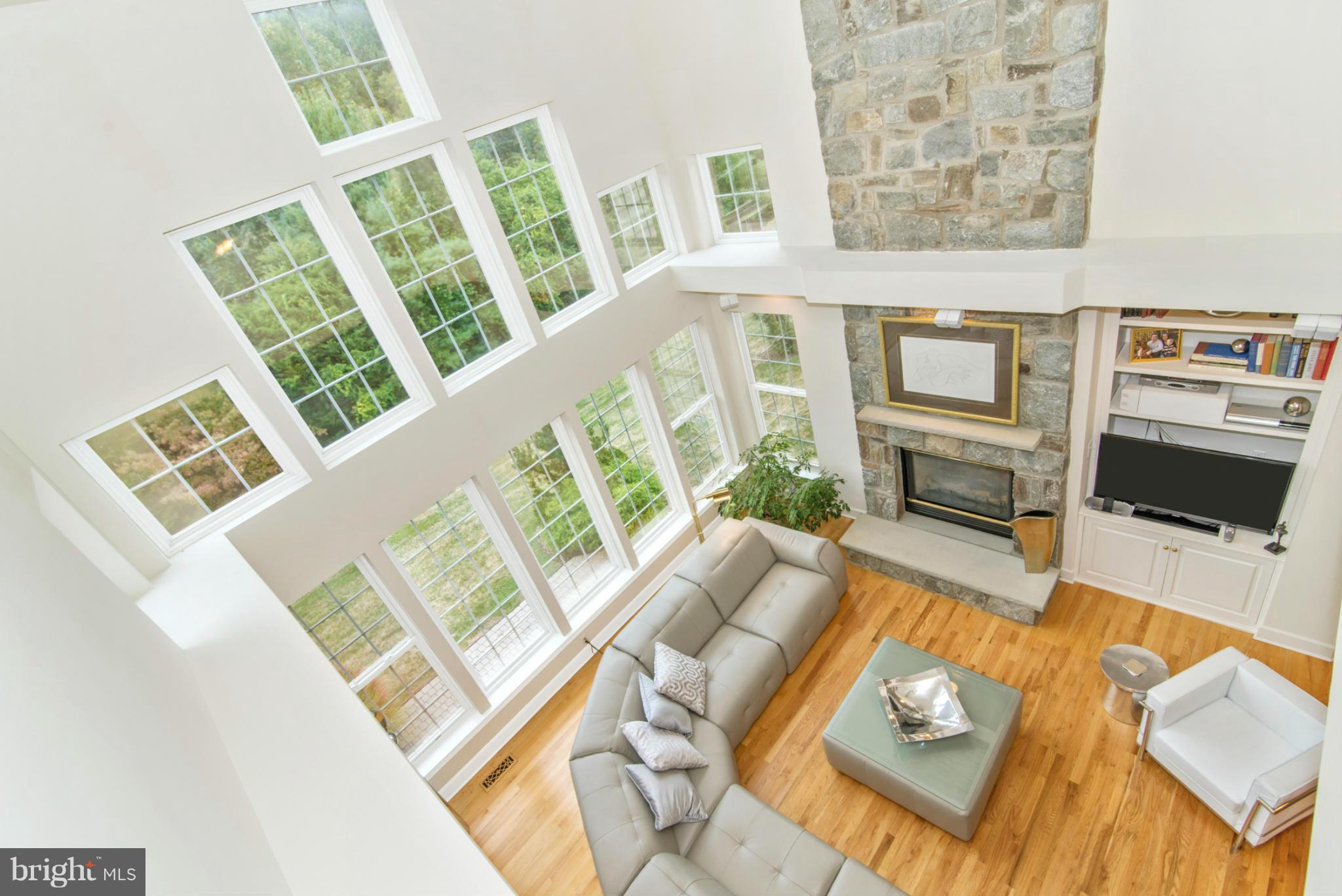 10401 Grey Fox Road Potomac, MD 20854 - Photo 7 of 28 Family Room