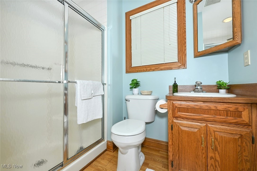 452 Herbert Road Akron, OH 44312 - Photo 21 of 48 *FIRST FLOOR FULL BATHROOM W/WALK IN SHOWER ~