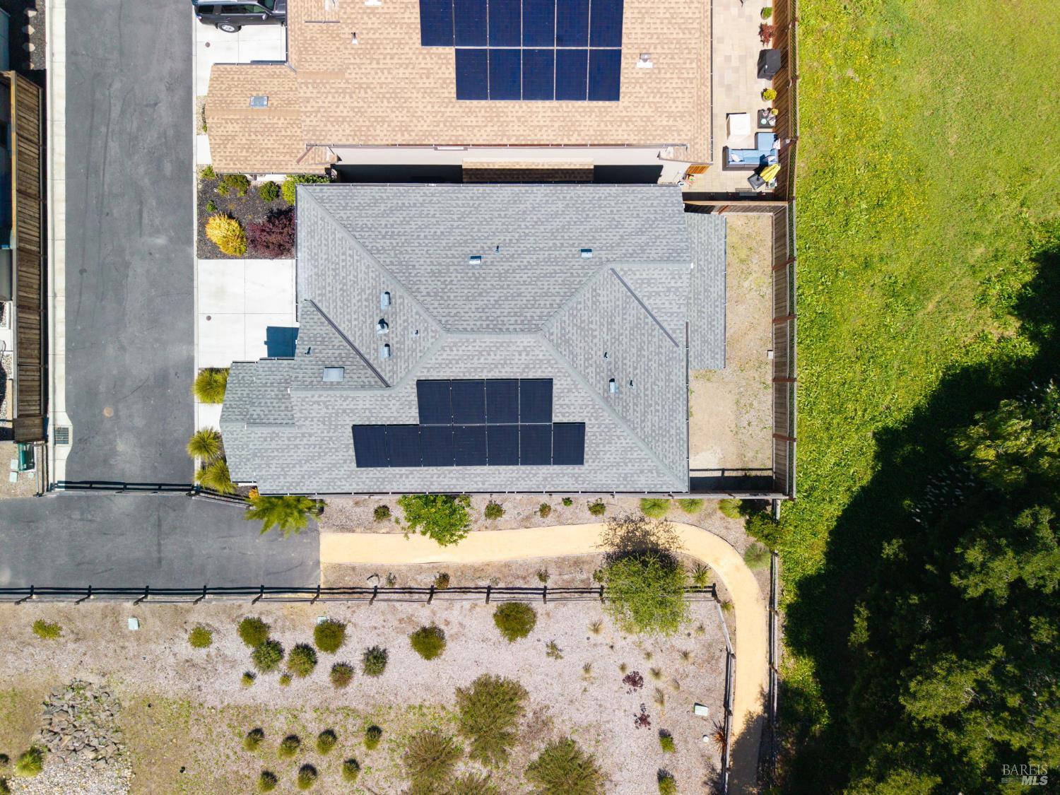 1273 Del Rancho Way Petaluma, CA 94954 - Photo 18 of 25 view of rooftop