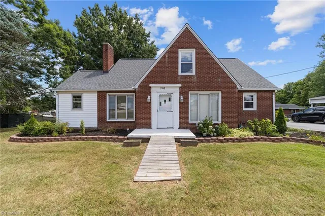$249,900 | 706 East Fairfield Road, High Point, NC 27263