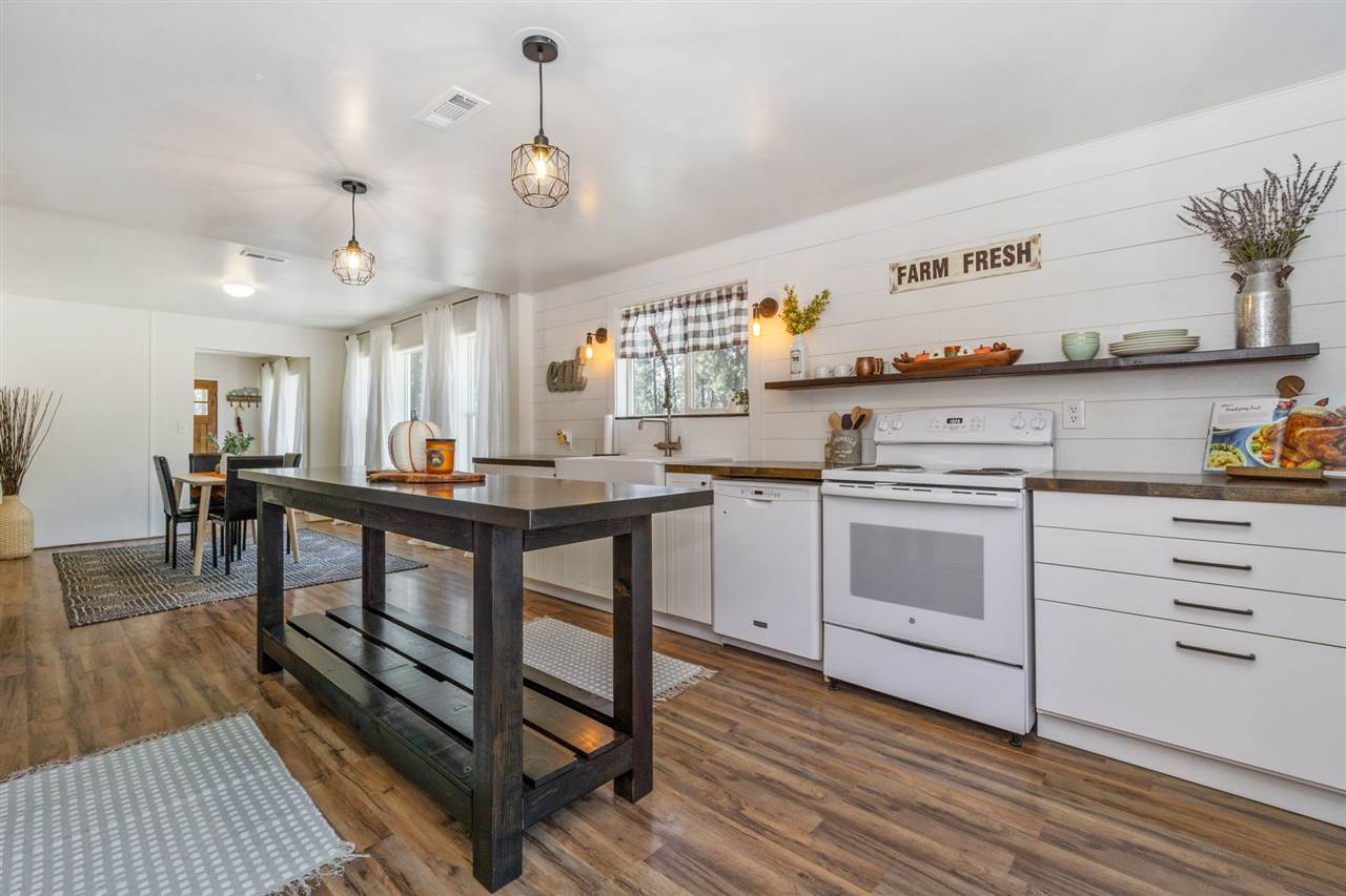 2802 West Depot Springs Road Cheney, WA 99004 - Photo 11 of 37