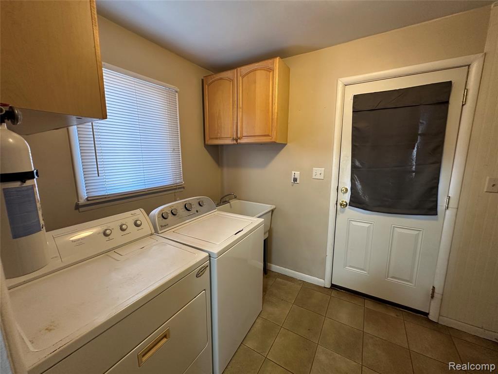 12056 East Hemingway Redford, MI 48239 - Photo 18 of 22