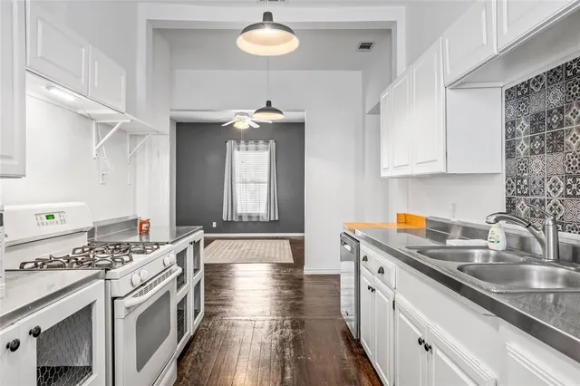 $1,800 | 1819 College Avenue, Fort Worth, TX 76110