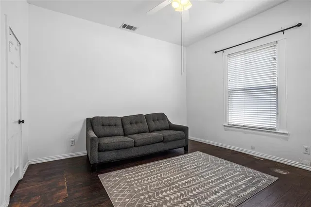 $1,800 | 1819 College Avenue, Fort Worth, TX 76110