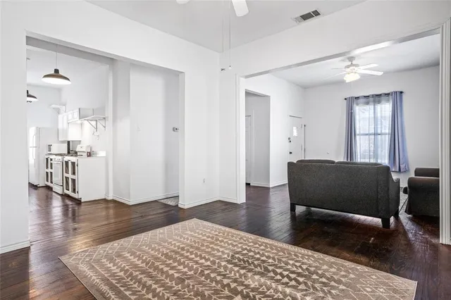 $1,800 | 1819 College Avenue, Fort Worth, TX 76110