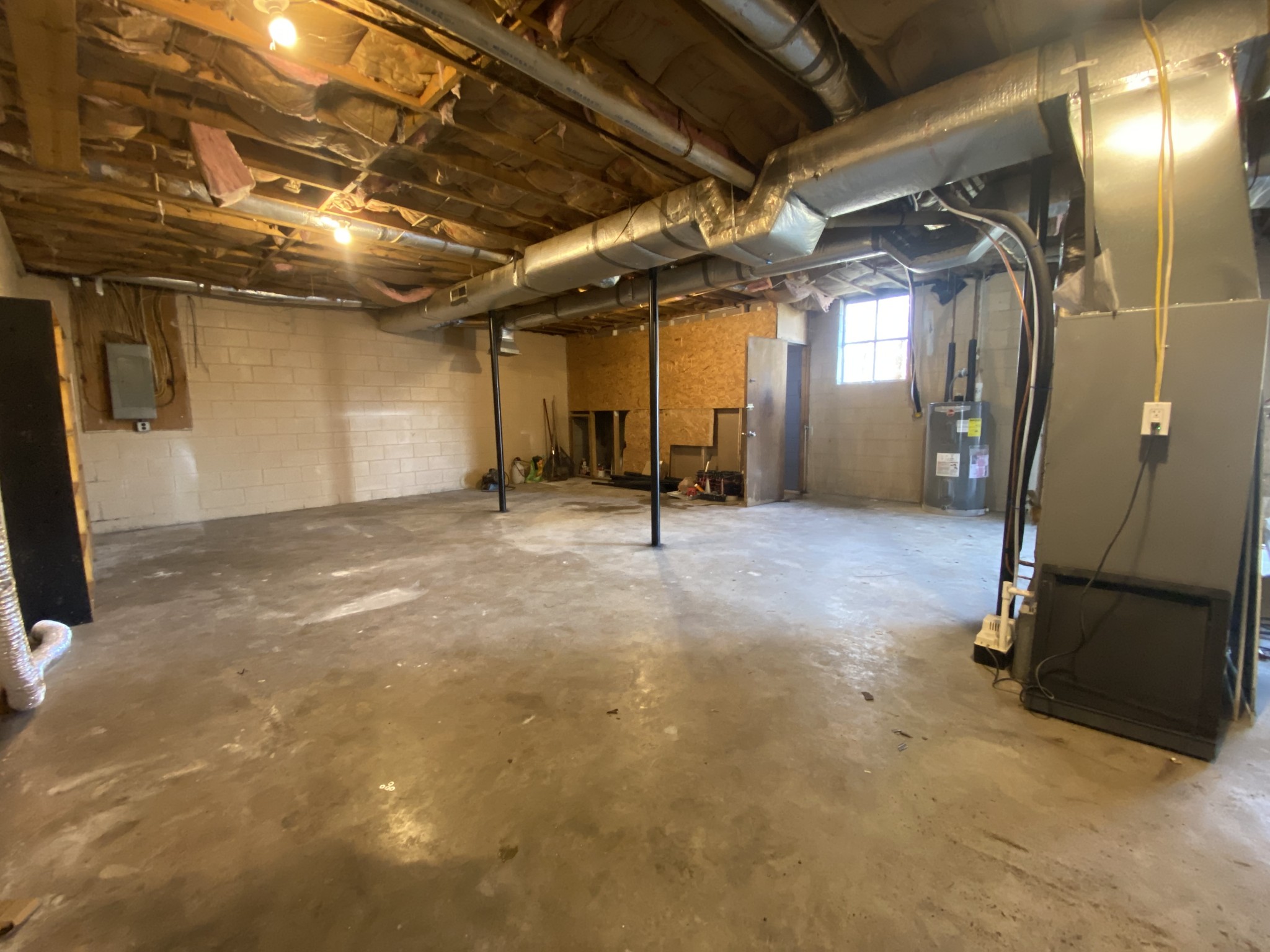 245 Raintree Drive Clarksville, TN 37042 - Photo 25 of 33 a view of a room with gym equipment