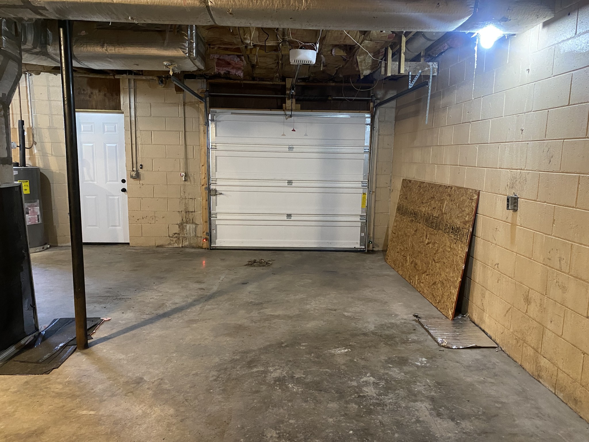 245 Raintree Drive Clarksville, TN 37042 - Photo 27 of 33 a view of room with door