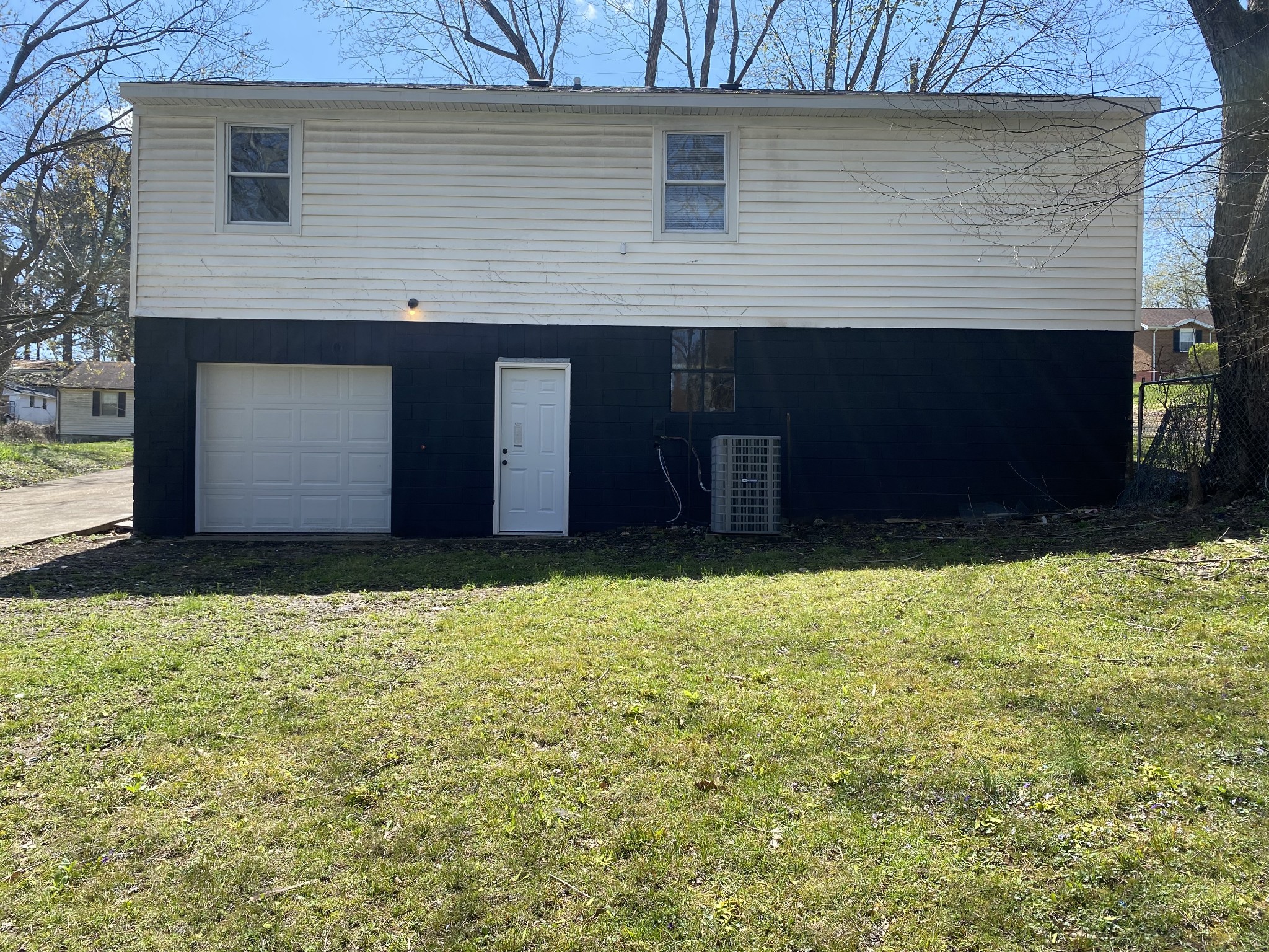 245 Raintree Drive Clarksville, TN 37042 - Photo 30 of 33 a front view of house