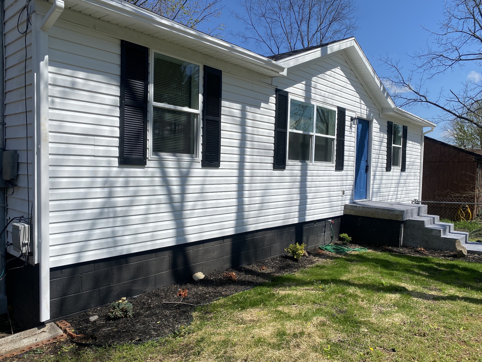245 Raintree Drive Clarksville, TN 37042 - Photo 3 of 33 a view of a house with a yard