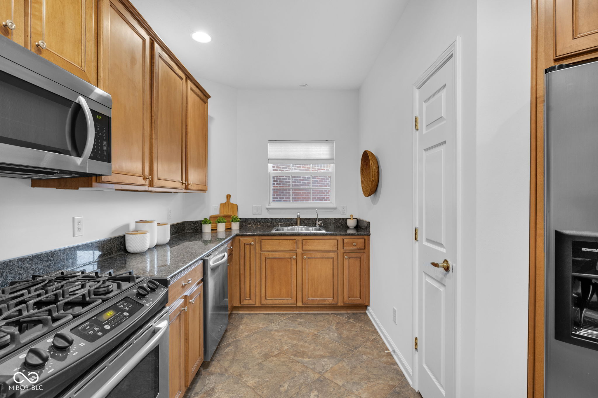 11226 Avila Way Fishers, IN 46038 - Photo 14 of 45