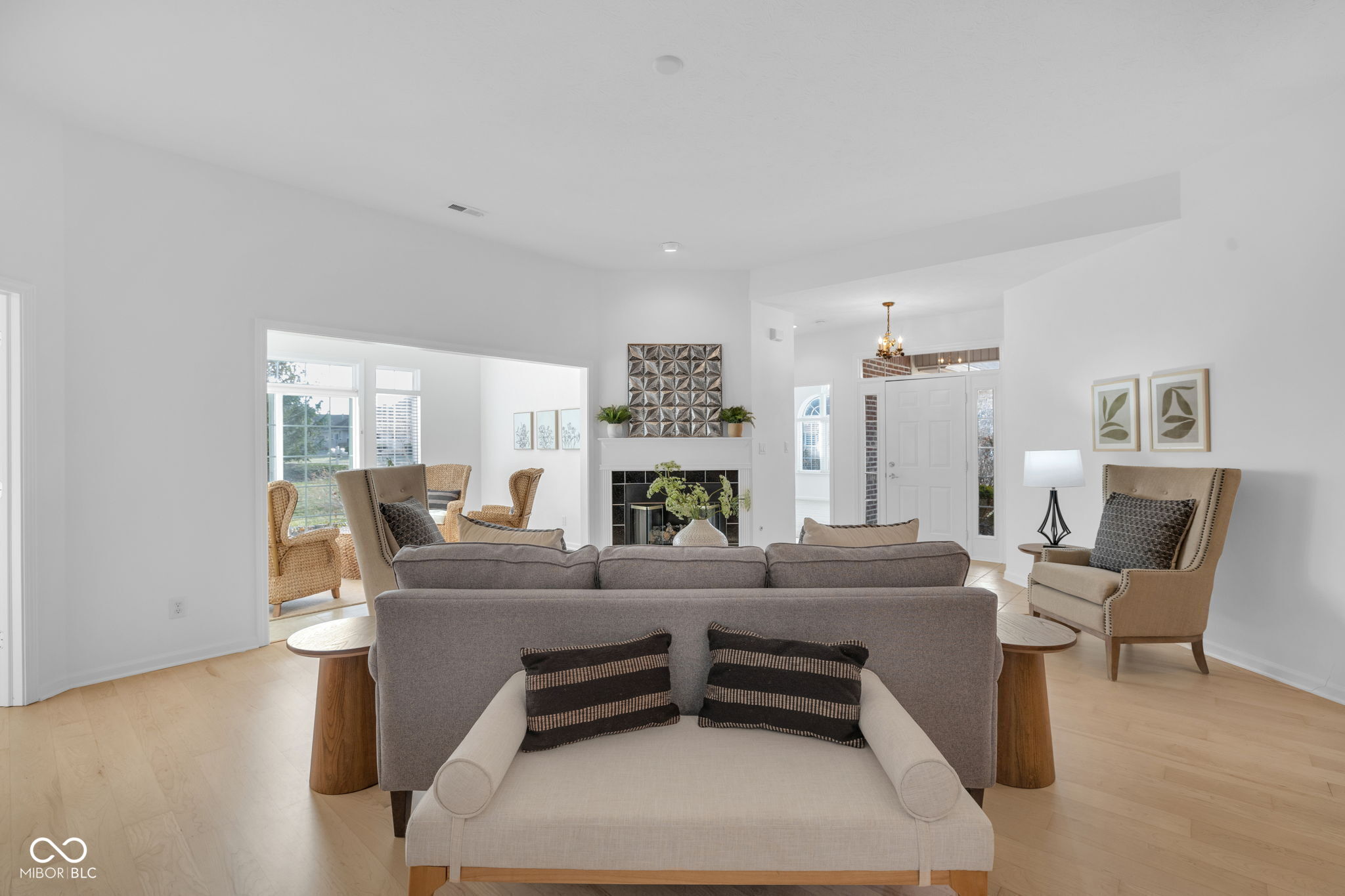 11226 Avila Way Fishers, IN 46038 - Photo 5 of 45