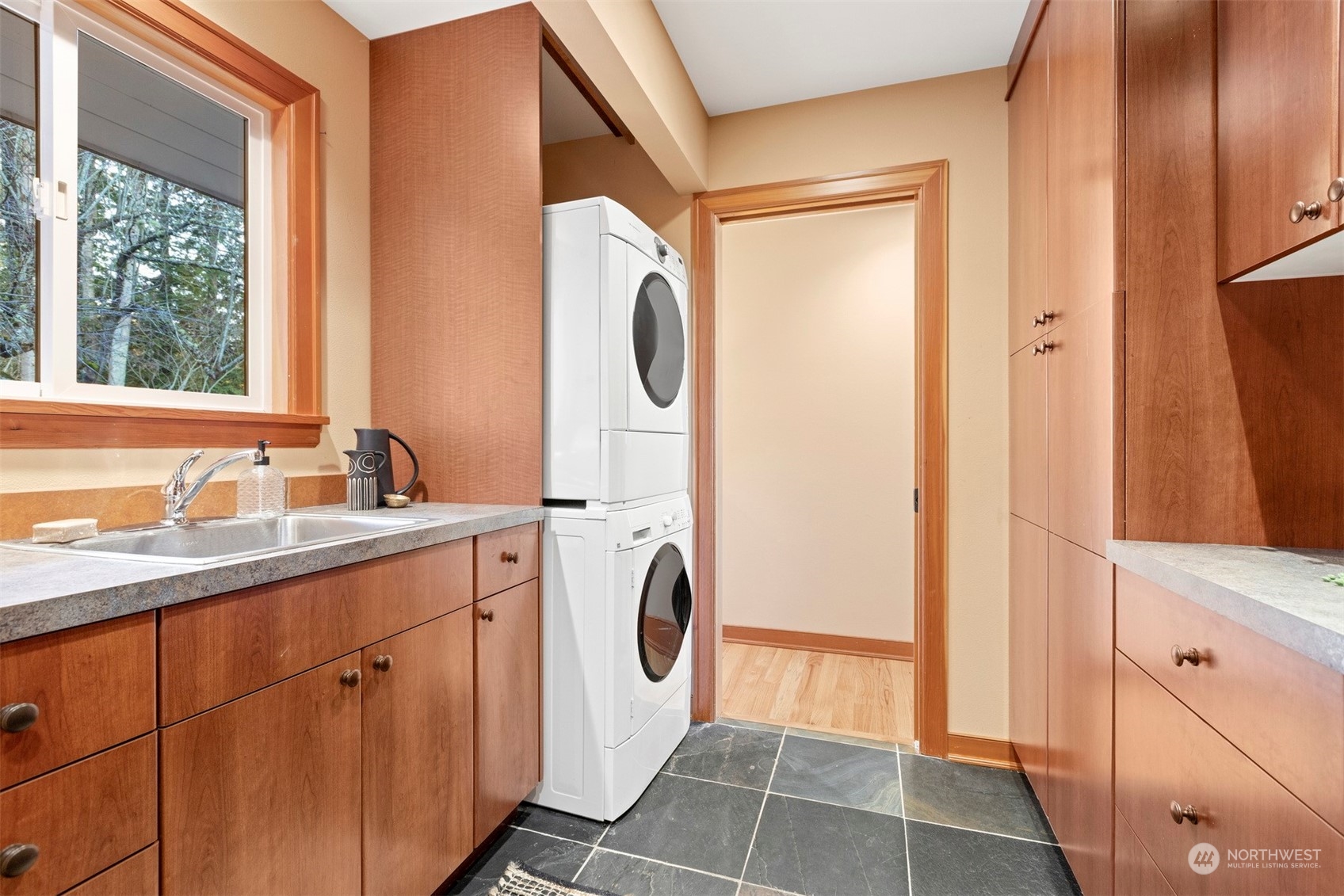 131 Hawthorn Road Bellingham, WA 98225 - Photo 20 of 40 a bathroom with a sink and a mirror