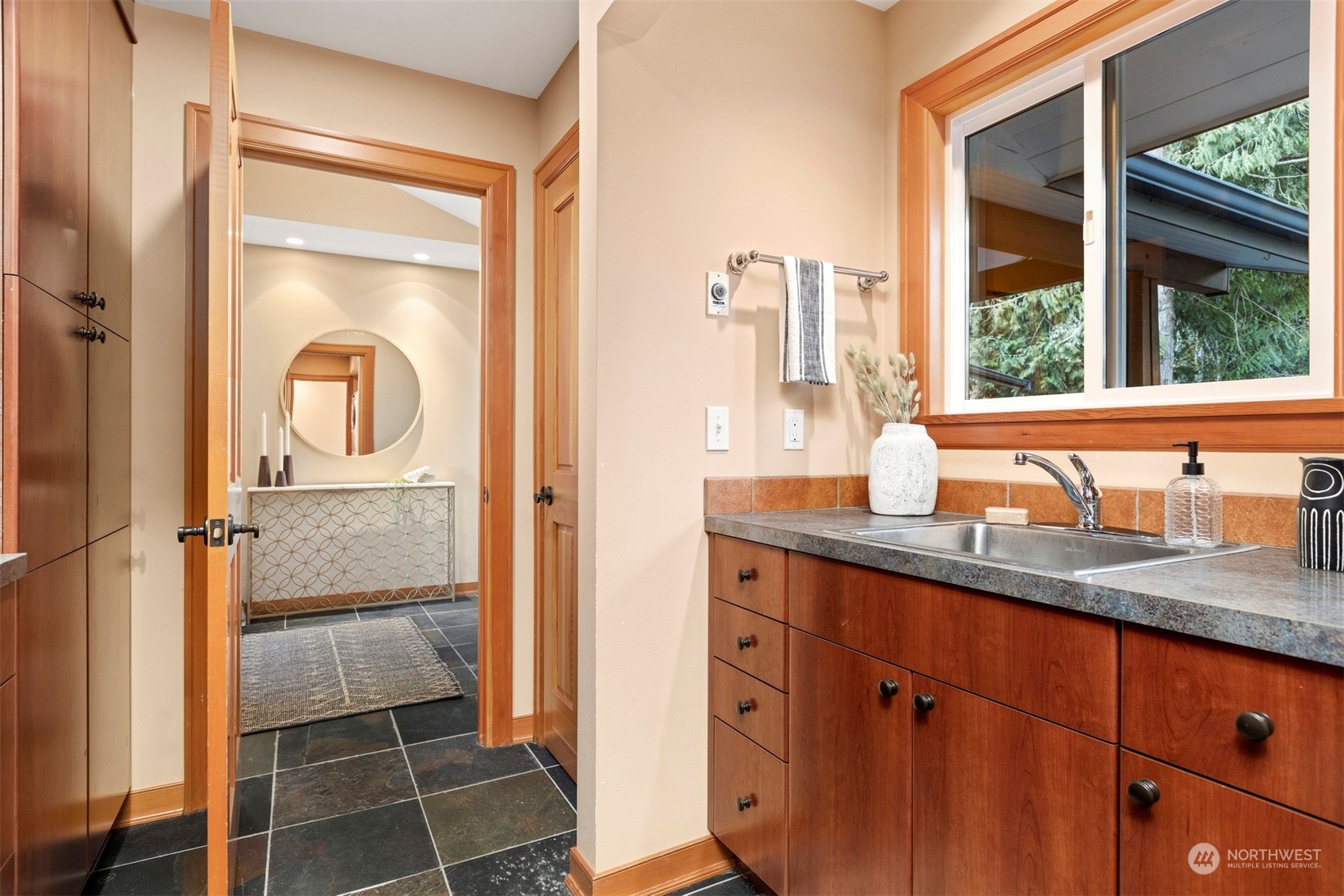 131 Hawthorn Road Bellingham, WA 98225 - Photo 21 of 40 a view of a bathroom from a hallway