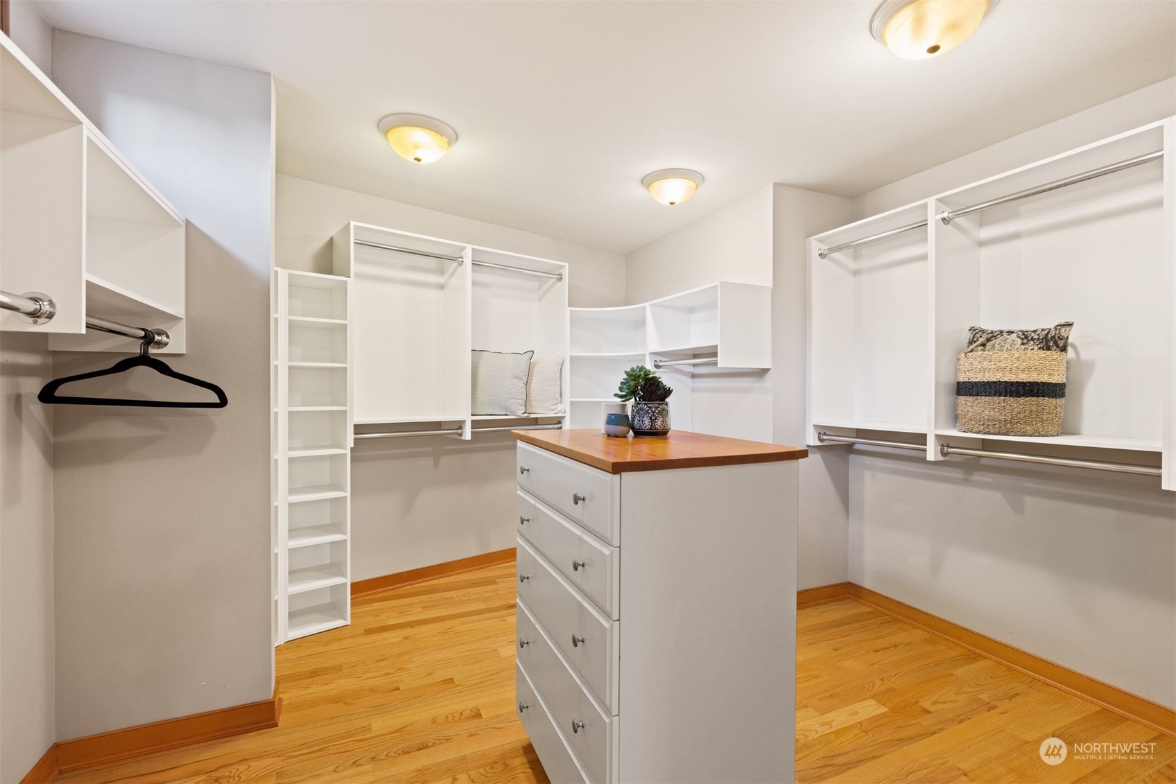131 Hawthorn Road Bellingham, WA 98225 - Photo 25 of 40 a kitchen with stainless steel appliances a sink and a refrigerator
