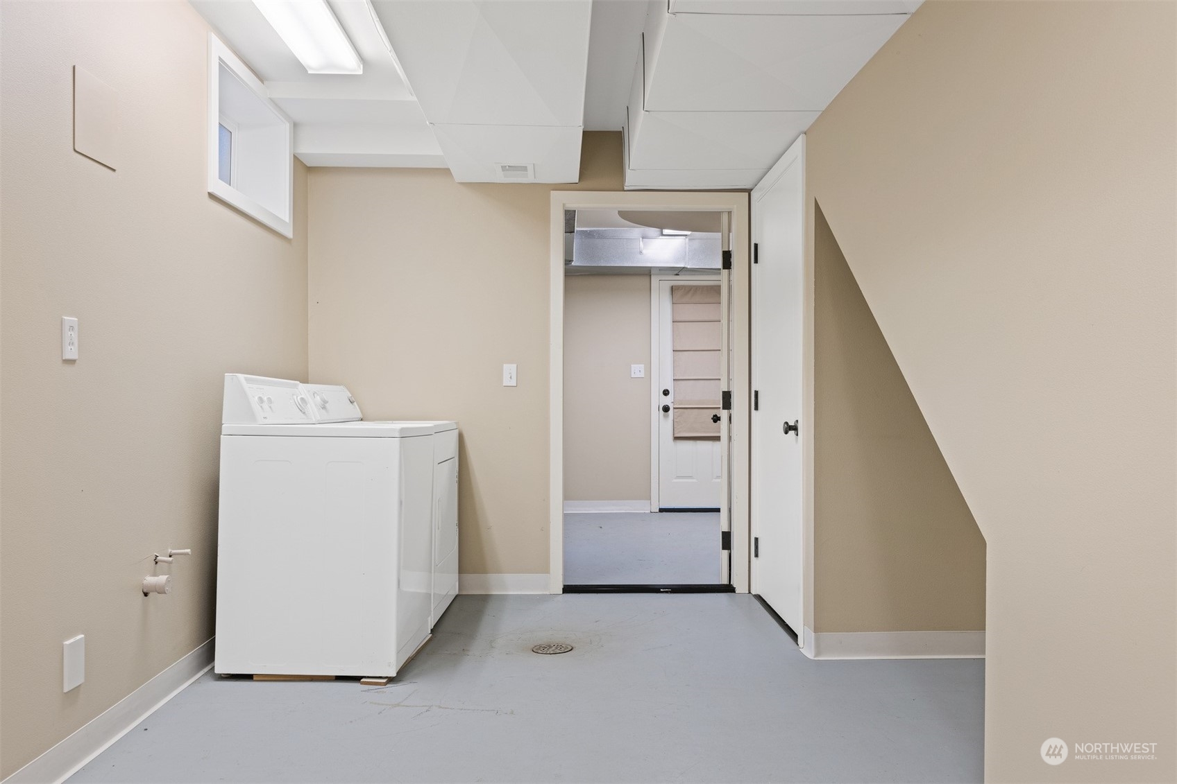 131 Hawthorn Road Bellingham, WA 98225 - Photo 34 of 40 a view of a room with utility room