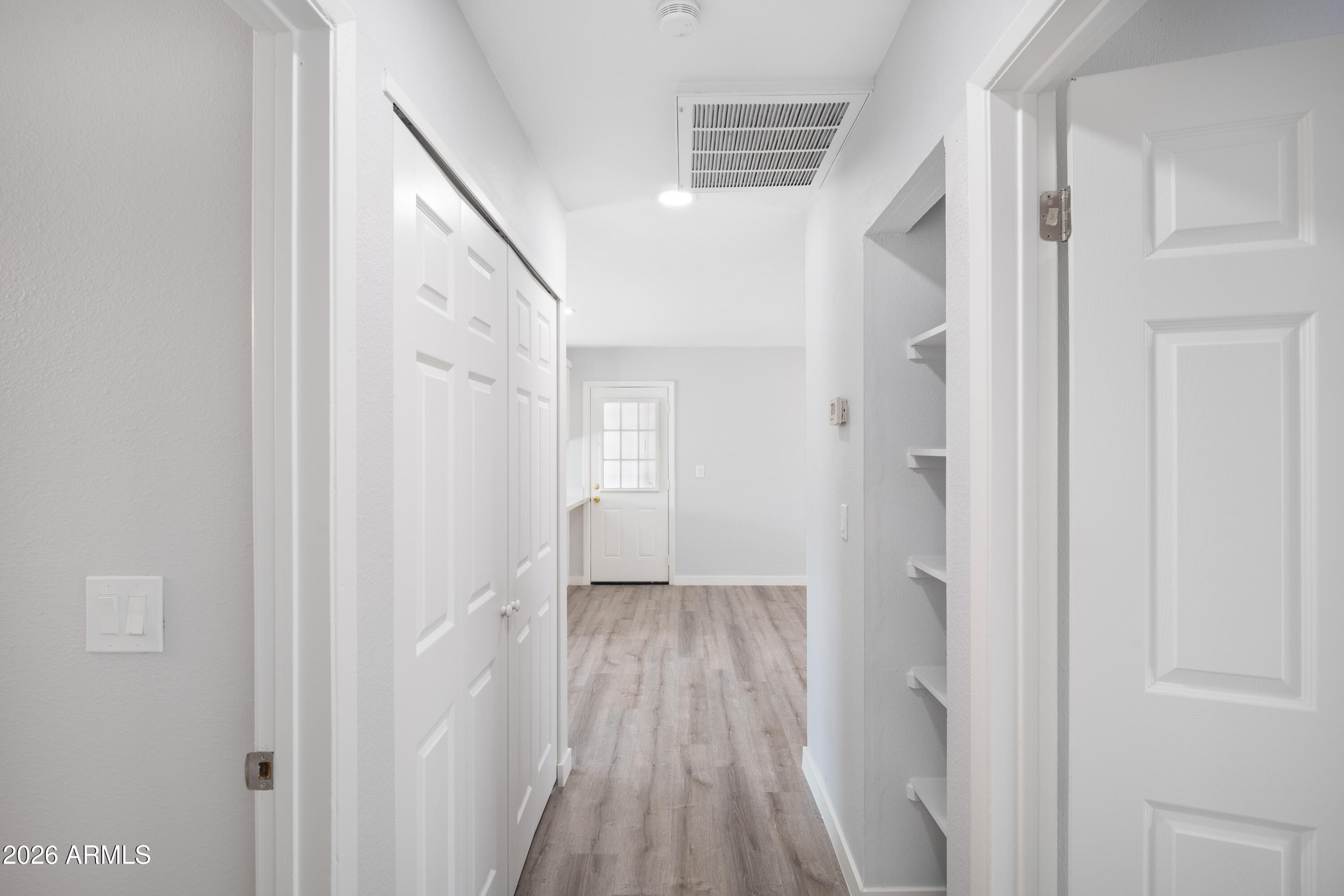 3047 West Greenway Road Phoenix, AZ 85053 - Photo 11 of 29 3047 W Greenway Rd-10