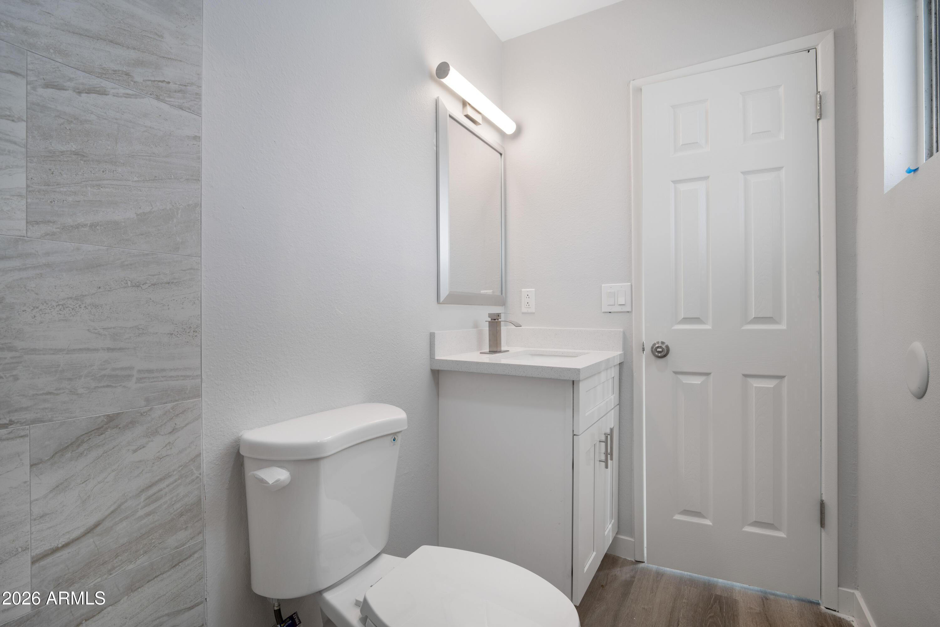 3047 West Greenway Road Phoenix, AZ 85053 - Photo 15 of 29 3047 W Greenway Rd-6