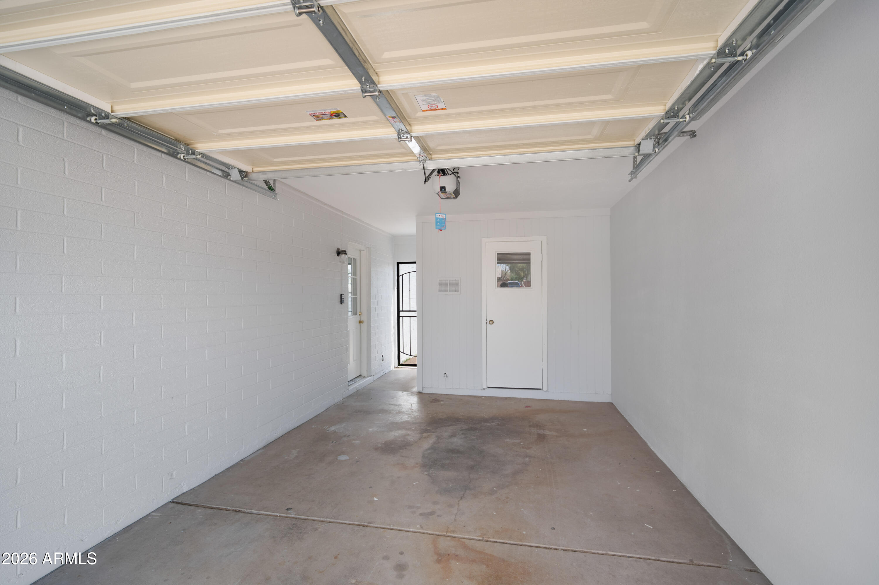 3047 West Greenway Road Phoenix, AZ 85053 - Photo 20 of 29 3047 W Greenway Rd-17