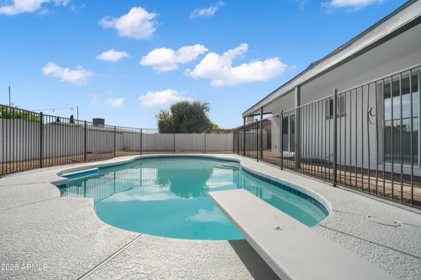 $349,900 | 3047 West Greenway Road, Phoenix, AZ 85053