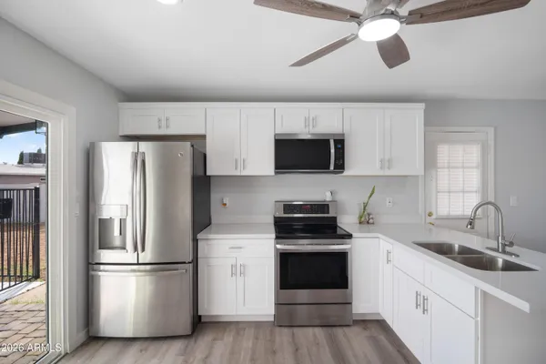 $349,900 | 3047 West Greenway Road, Phoenix, AZ 85053