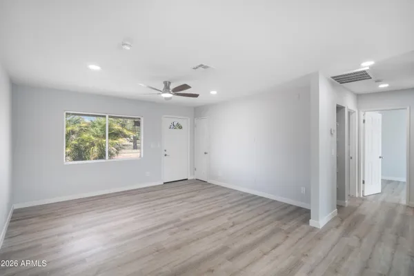 $349,900 | 3047 West Greenway Road, Phoenix, AZ 85053