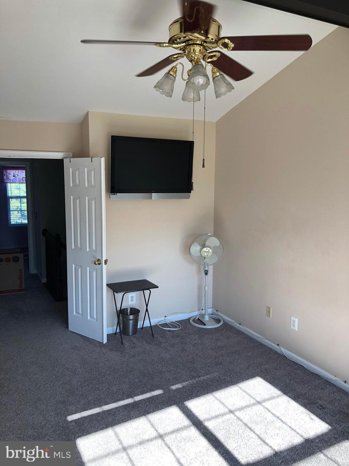 9087 Slate Stone Loop Bristow, VA 20136 - Photo 11 of 28 Master Bedroom
