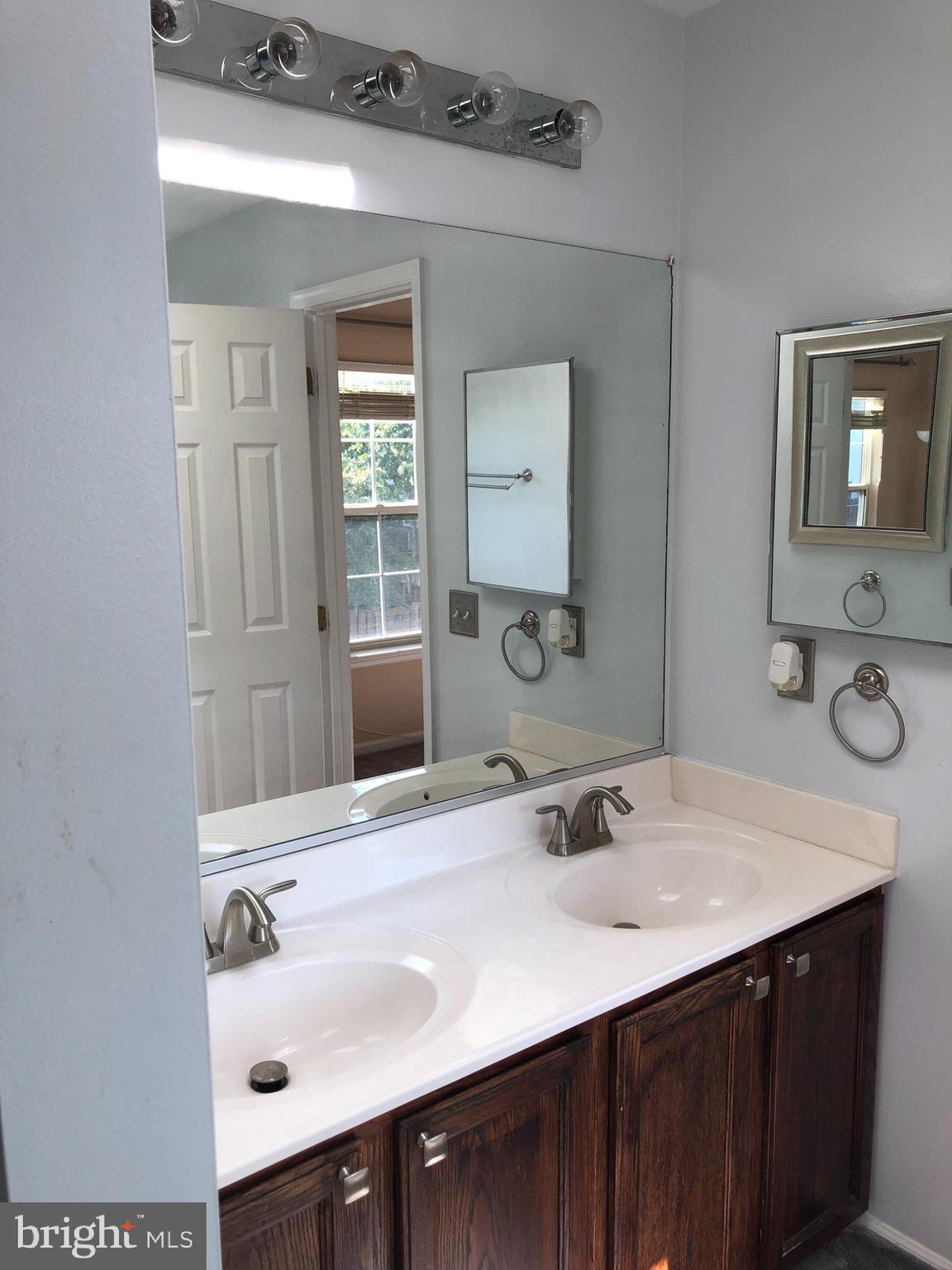 9087 Slate Stone Loop Bristow, VA 20136 - Photo 13 of 28 Double Vanity in Master Bath