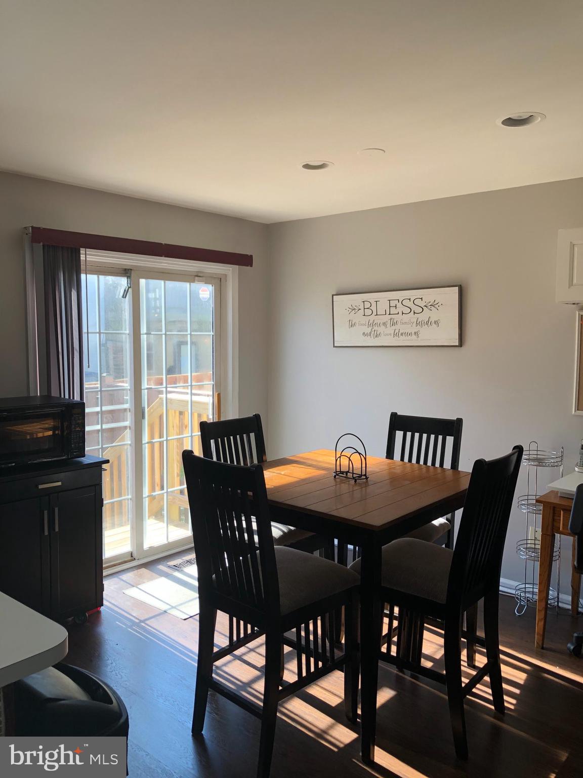 9087 Slate Stone Loop Bristow, VA 20136 - Photo 5 of 28 Eat in Kitchen